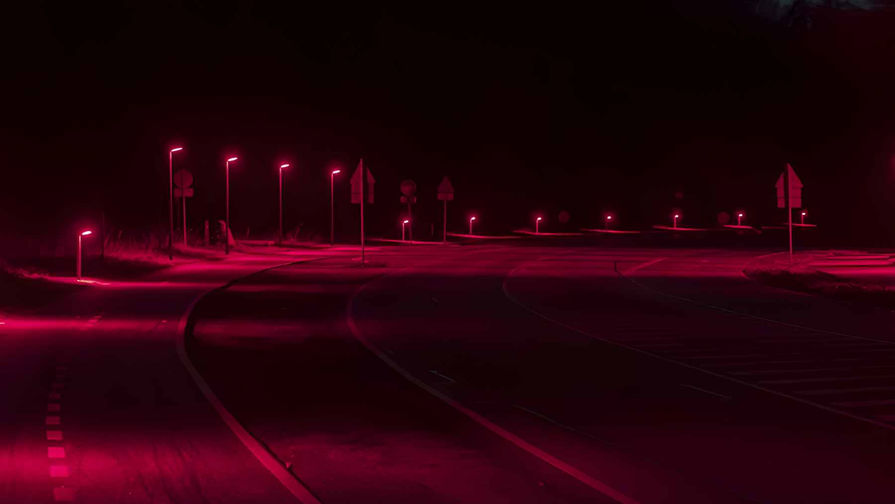 Denmark changes the color of its streetlights and manages to alleviate a problem that affects almost all cities 1 A long-exposure shot of a road in Gladsaxe, Denmark, illuminated by red LED streetlights designed to protect local bat colonies.