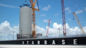 Elon Musk admite el gran dolor de cabeza de SpaceX en Starbase, el “problema de la pareja” está frenando fichajes aunque el proyecto sea Starship