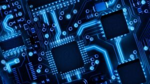 ASML sube su luz EUV a 1.000W y promete hasta un 50% más chips por máquina hacia 2030, triple láser y 100.000 gotitas de estaño por segundo, suena a ciencia ficción pero puede abaratar cada wafer y cambiar la carrera del silicio