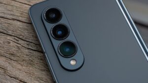 Mueren los Android baratos de 100 dólares: IDC avisa de la mayor caída histórica del mercado de móviles en 2026, envíos -12,9% hasta 1,12 mil millones y precio medio récord 523 dólares, todo por la guerra de memoria para IA