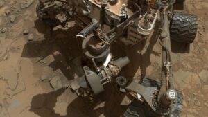 El Curiosity reabre el misterio: detectó los compuestos orgánicos más grandes de Marte en el cráter Gale, tres compuestos clave y 42 muestras que ahora ponen nerviosa a la NASA