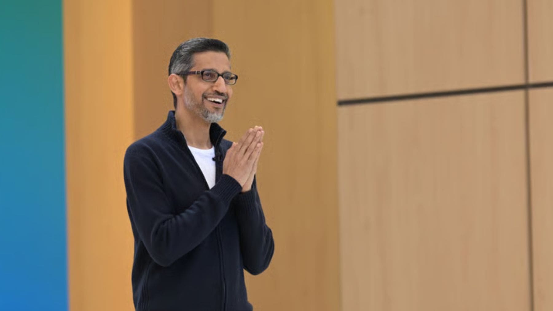 Sundar Pichai presenta la estrategia de inteligencia artificial de Google basada en Gemini.