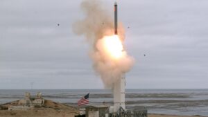 Los modelos de IA se enfrentan al reto de mediar en un conflicto y, en la mayoría de las simulaciones, el resultado se intensifica hasta llegar al uso de armas nucleares, un estudio que pone los pelos de punta a diplomáticos y estrategas