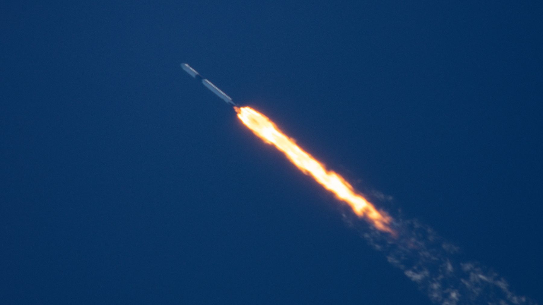 Lanzamiento de misil hipersónico HyCore de Corea del Sur desarrollado por Hyundai Rotem durante una prueba real.