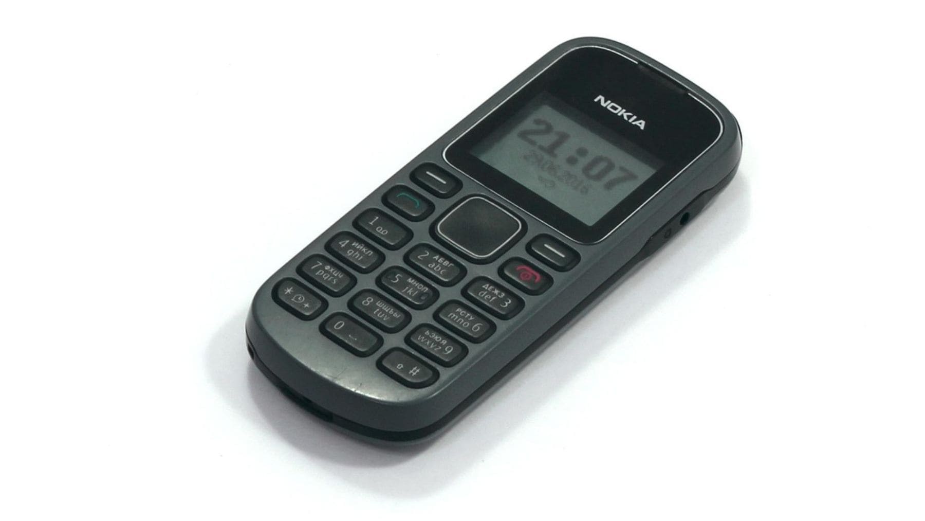 Nokia 1100 original con caja, el móvil más vendido de la historia aún se vende en 2026.