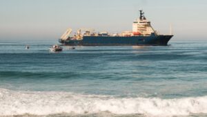 Revelación que hace temblar la estabilidad: buques rusos llevan monitoreando cables submarinos cercanos a España desde 2023