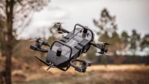 Francia desafía las leyes de la ingeniería con un dron de propulsión omnidireccional que alcanza los 200 km por hora y tiene precisión milimétrica