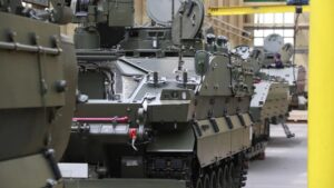 España en el punto de mira: Santa Bárbara insta al Gobierno a convertir las fábricas de coches en plantas de blindados militares