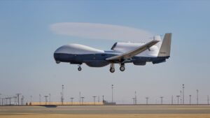 El dron MQ-4C del Ejército de EEUU emitió una señal de socorro y empezó a caer: ahora el Gobierno guarda silencio
