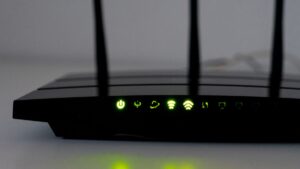 Los expertos coinciden e instan a poner papel de aluminio en el router del Wi-Fi: te va a cambiar la vida