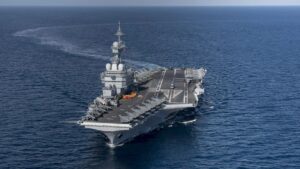 Giro inaudito en España: la Armada va a construir un portaaviones inspirado en el Charles De Gaulle con capacidad para 30 aviones