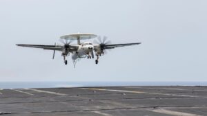 Francia desafía el panorama mundial con un portaaviones gigante de propulsión nuclear con eslora de 310 metros y capacidad para 1100 personas